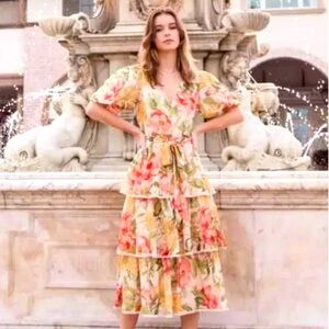 NWT boutique floral dress in sz L.